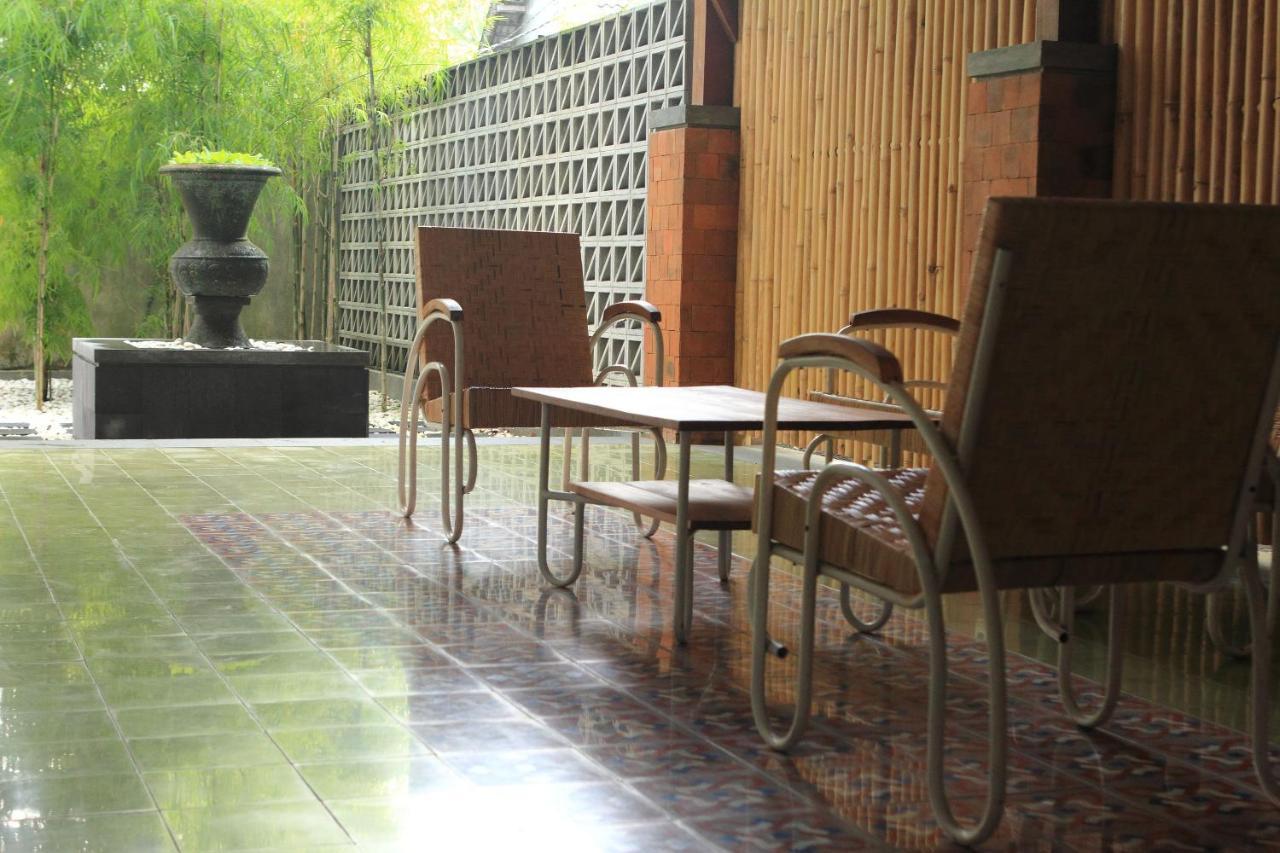 Komoreya Guesthouse Kejayan Екстер'єр фото